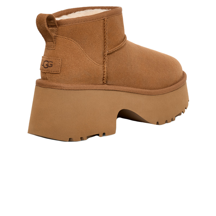 BOTA CON PLATAFORMA MUJER UGG CLASSIC ULTRA MINI NEW HEIGHTS