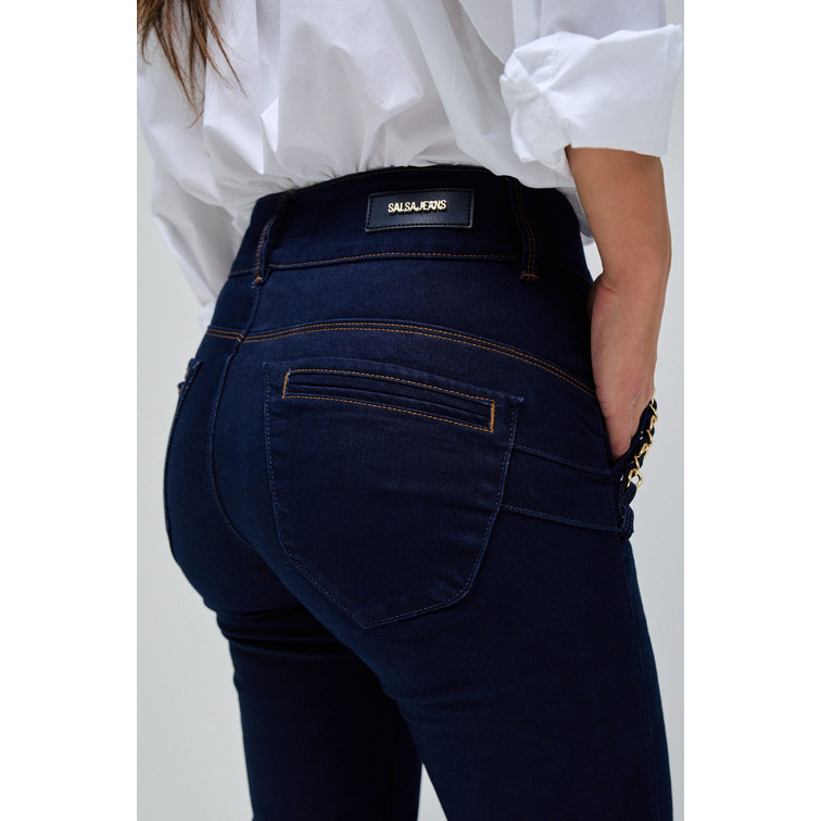 CHINO ACAMPANADO MUJER SALSA JEANS EFECTO PUSH IN DETALLE CADENAS