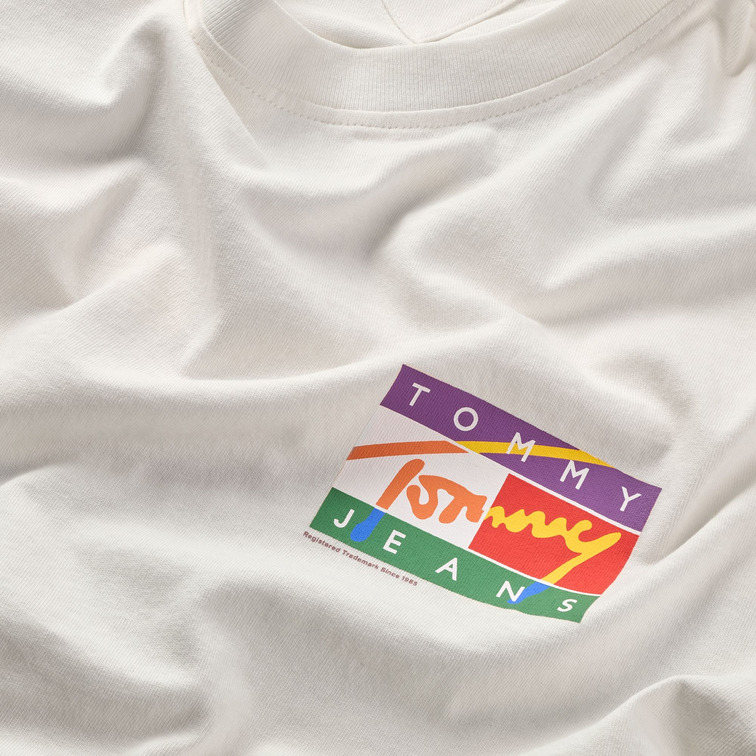 CAMISETA CLÁSICA CON LOGO FIRMA MULTICOLOR HOMBRE TOMMY JEANS