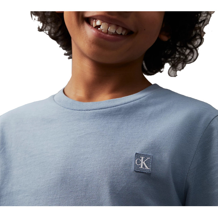 CAMISETA INFANTIL CALVIN KLEIN CON LOGO PARCHE